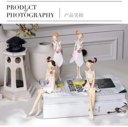 温馨田园风 创意树脂娃娃与纺织品遮篷点亮客厅浪漫角落